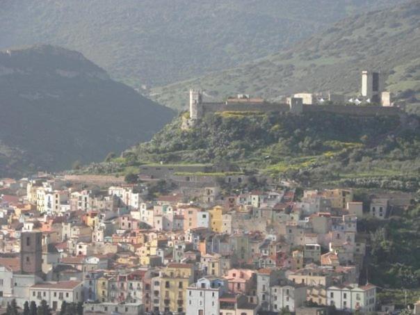 Corte Fiorita Albergo Diffuso ボーザ エクステリア 写真