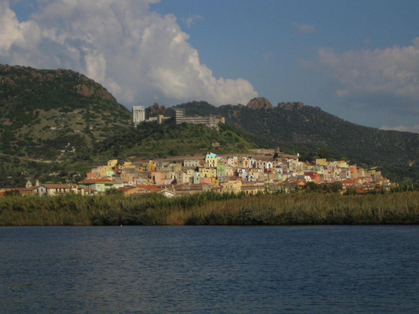 Corte Fiorita Albergo Diffuso ボーザ エクステリア 写真