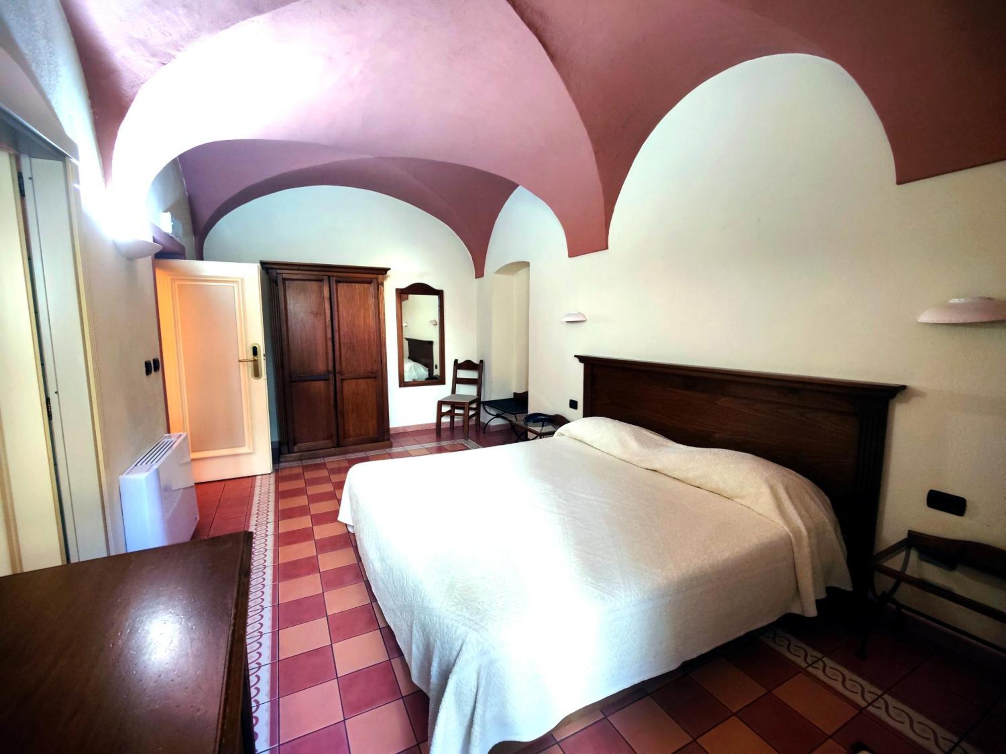 Corte Fiorita Albergo Diffuso ボーザ エクステリア 写真