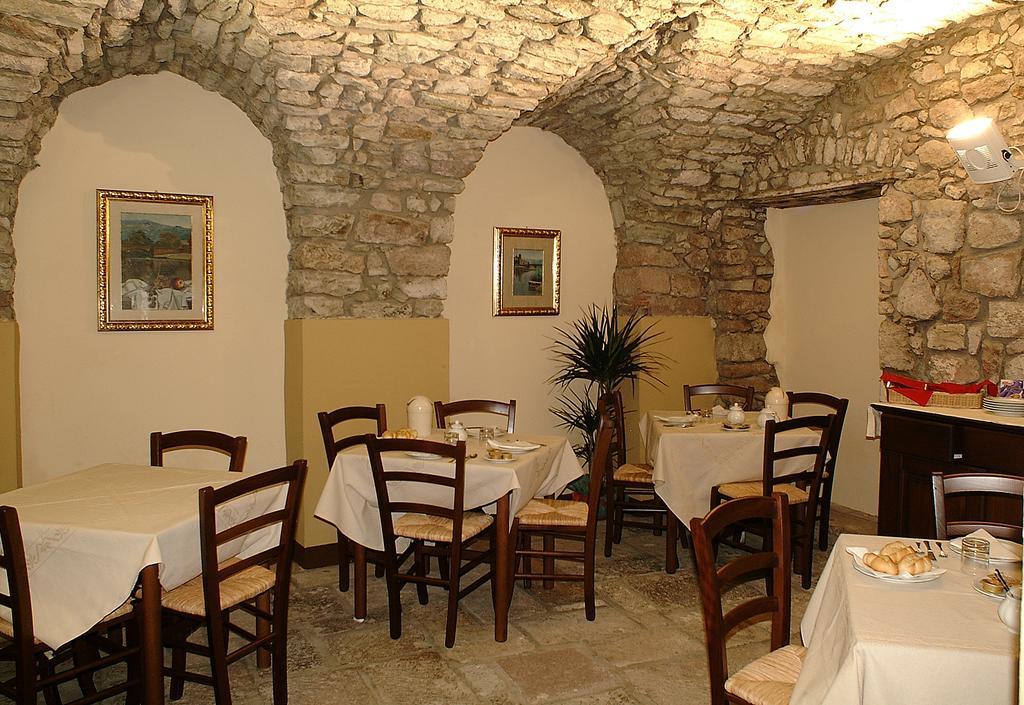 Corte Fiorita Albergo Diffuso ボーザ エクステリア 写真